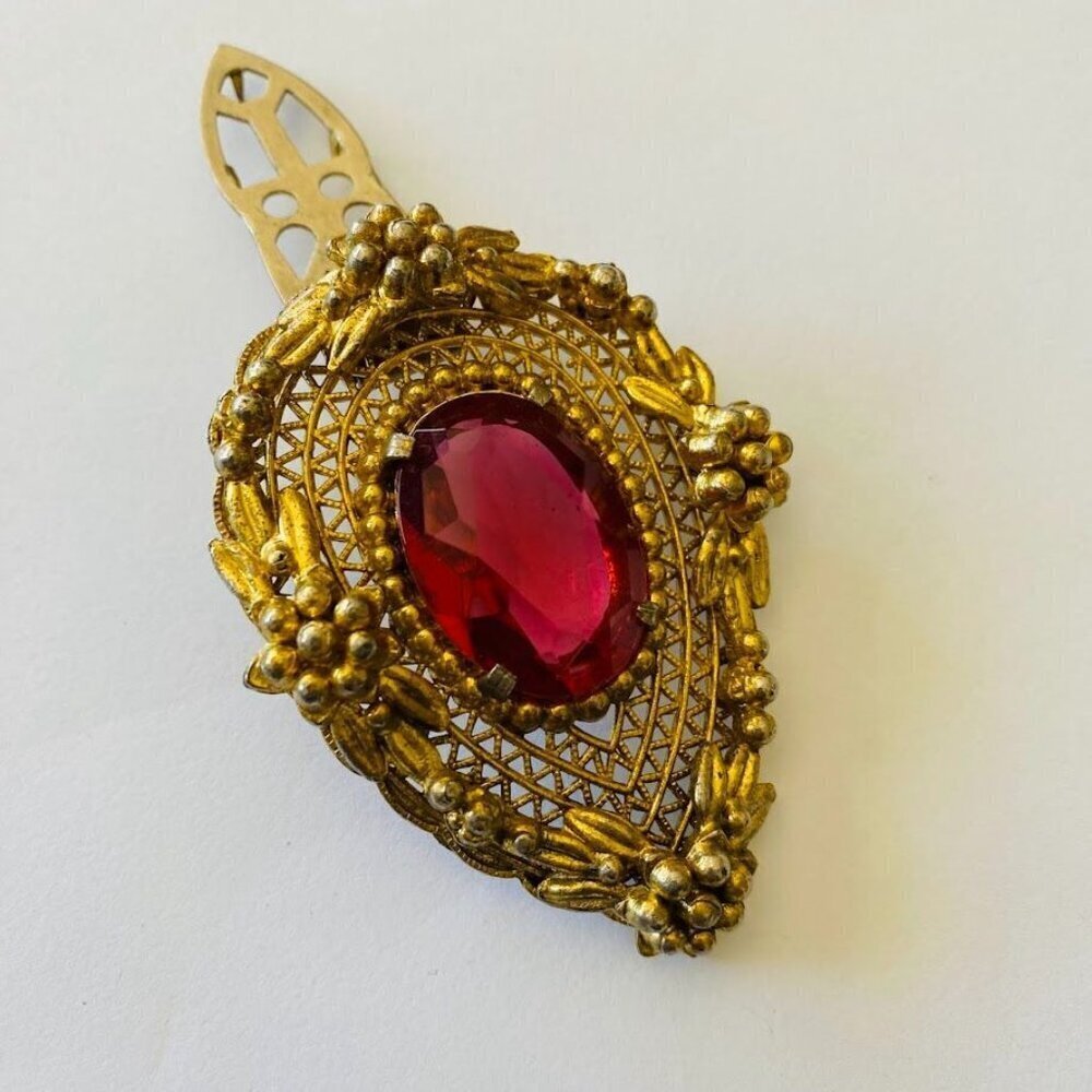 Vintage Raspberry Glass Dress Clip Brooch Gold Filigree Dress Clip Art Deco - Picture 8 of 10